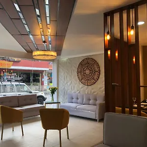 Hotel Makroz ***
